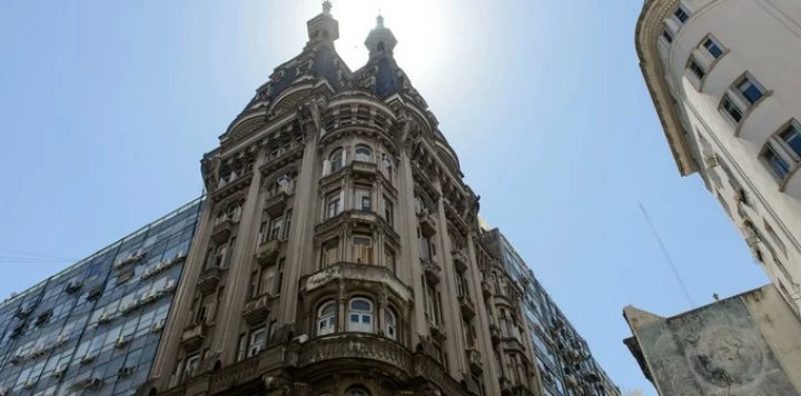 El edificio de los 680 ojos, una maravilla en la Ciudad de Buenos Aires