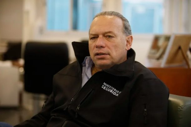 Sergio Berni: "Para la justicia, el 'Teto' Medina hacía el marketing de las clínicas allanadas por esclavizar personas"