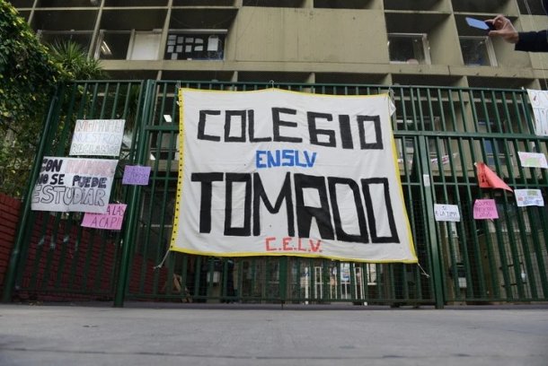 Marina Glezer, madre de estudiantes que tomaron el colegio: "Lo que están haciendo no es un delito"