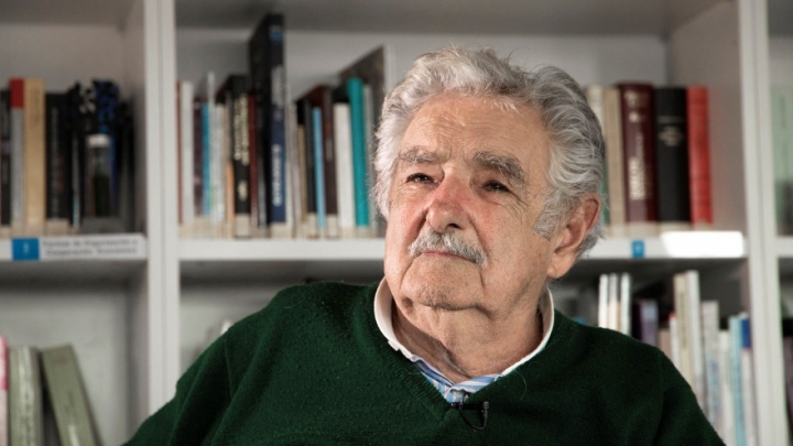 "Pepe" Mujica: "Algunos sueldos de futbolistas ofenden"