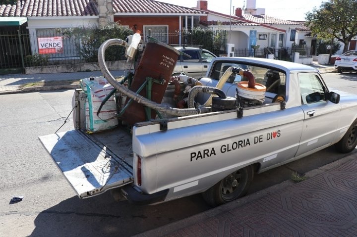 Es ingeniero electromecánico e hizo que su auto funcione a basura