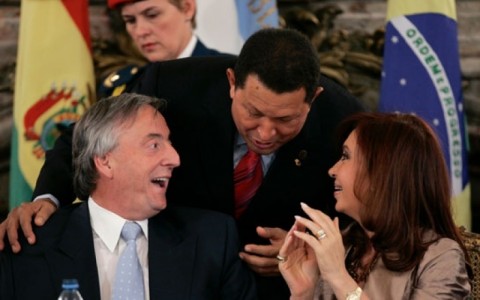 Envíos de dinero de Chávez a los Kirchner: desde Venezuela aseguran que "Antonini no era el único mensajero"