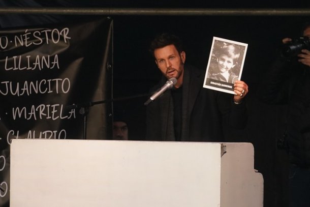 Axel cantó en el homenaje a las víctimas del atentado a la Amia: “Nos duele a todos vivir con esta impunidad hace 30 años"