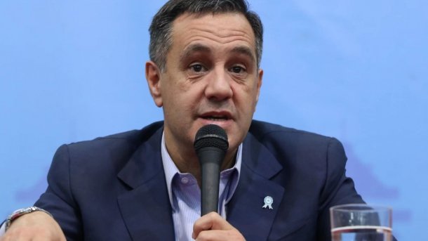 Alejandro Finnochiaro: "En la salud claramente tenes que cobrarles a los extranjeros"