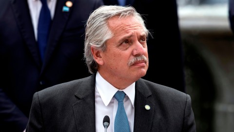 Según una encuesta, tres de cada cuatro personas desaprueban al Gobierno de Alberto Fernández