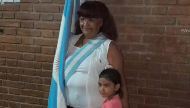 La dura historia de vida de Marité De Márquez, la abanderada de 68 años que está muy cerca de cumplir el sueño de terminar la secundaria