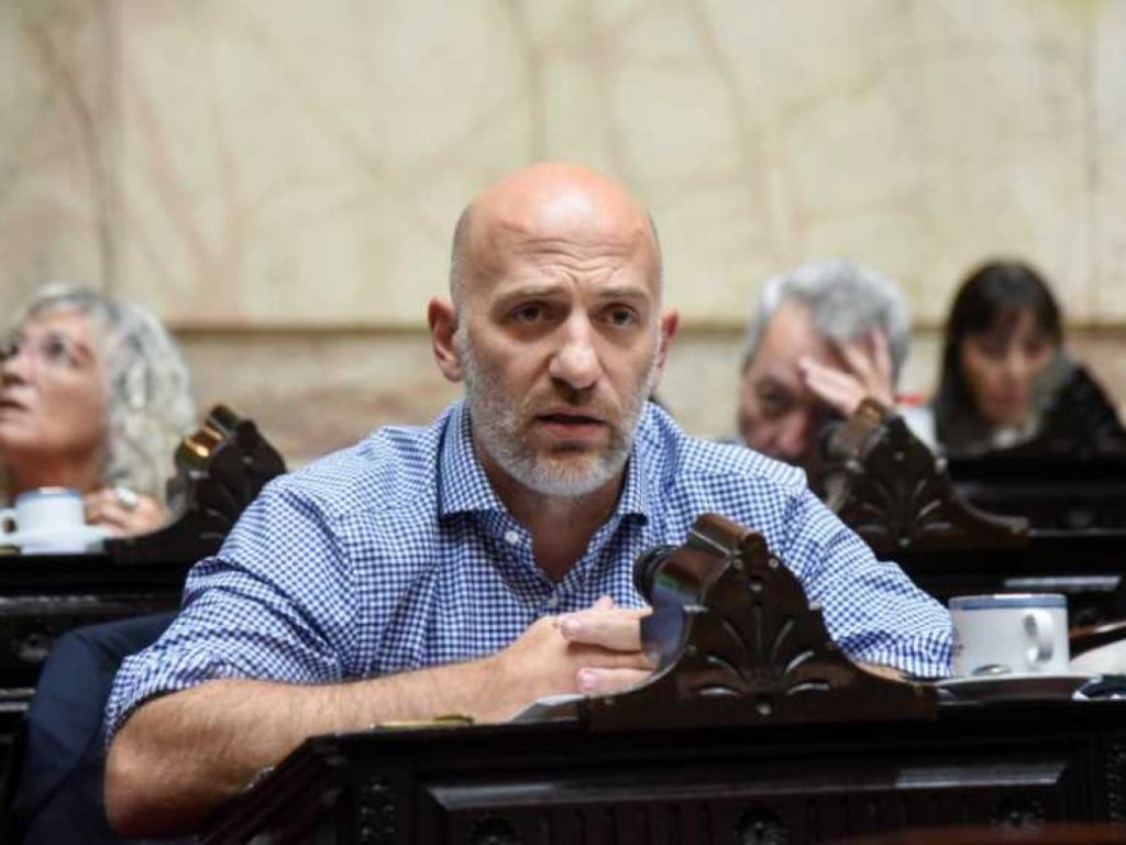 Emiliano Yacobitti: "Milei tiene un problema ideológico con las universidades públicas y algunas privadas, pero elige a ministros que se formaron en la UBA como Caputo y Sturzenegger"