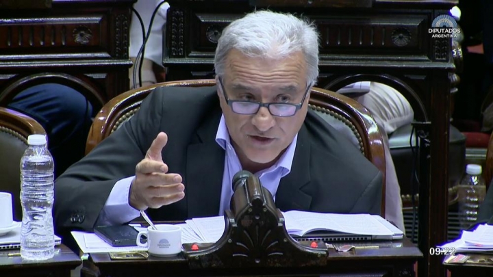 Javier Campos: "Estamos en contra de un Gobierno que sigue gobernando con la motosierra arriba del escritorio"