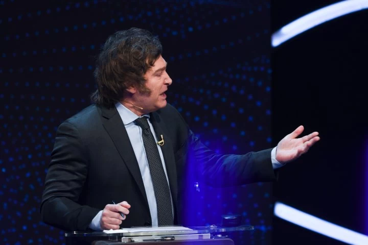 Javier Milei sobre Massa tras el debate: &quot;En los últimos bloques, lo pasé por arriba&quot;