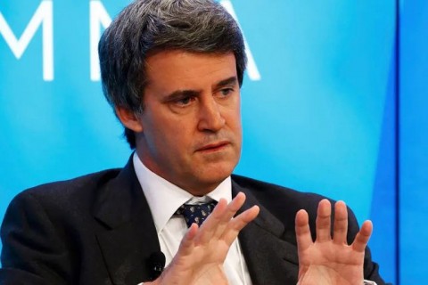 Prat-Gay: "Afuera miran a la Argentina con preocupación, casi con lástima"