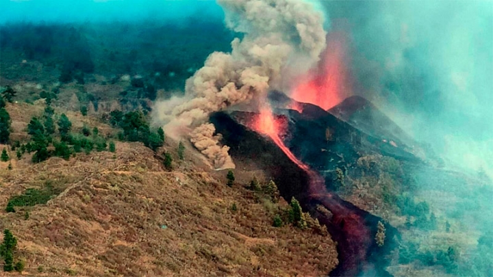 Erupción en Canarias: ya se evacuó a 6 mil personas y se vieron afectadas 154 hectáreas