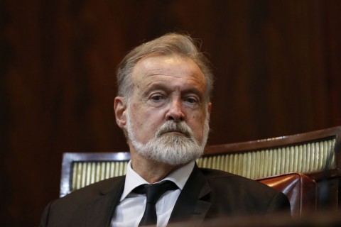 Bielsa calificó como "anti argentino" al ganador de la primera vuelta en Chile y el Gobierno se despegó