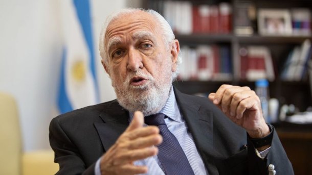 Ricardo Gil Lavedra: "Era descabellado el artículo sobre licencias por enfermedad"
