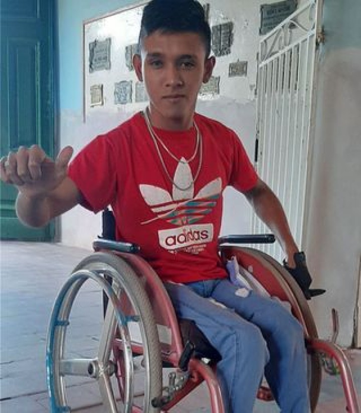El “niño de oro”: está en silla de ruedas y estudia educación física