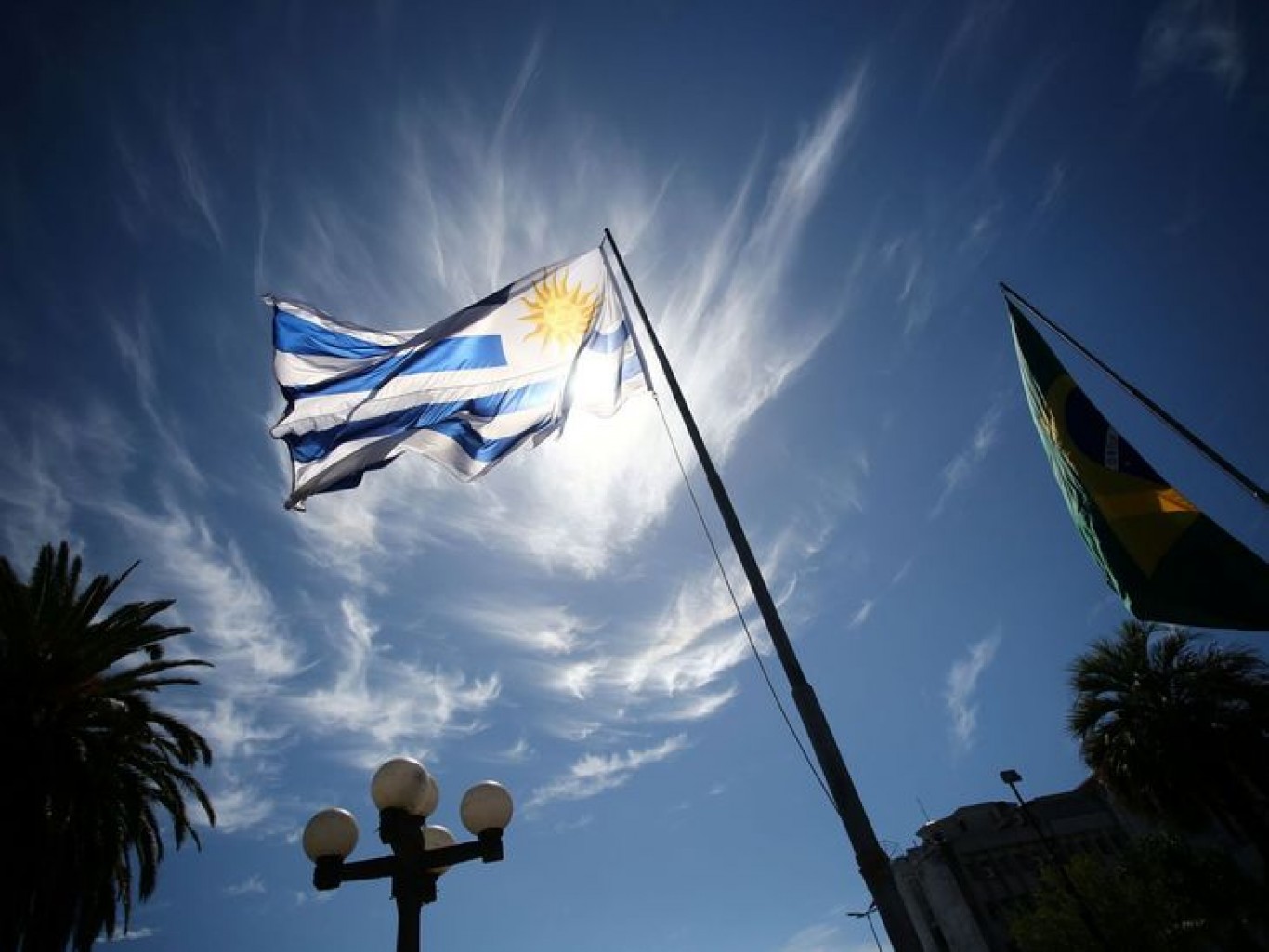 Uruguay permitirá el ingreso a los residentes en el país aunque tengan COVID