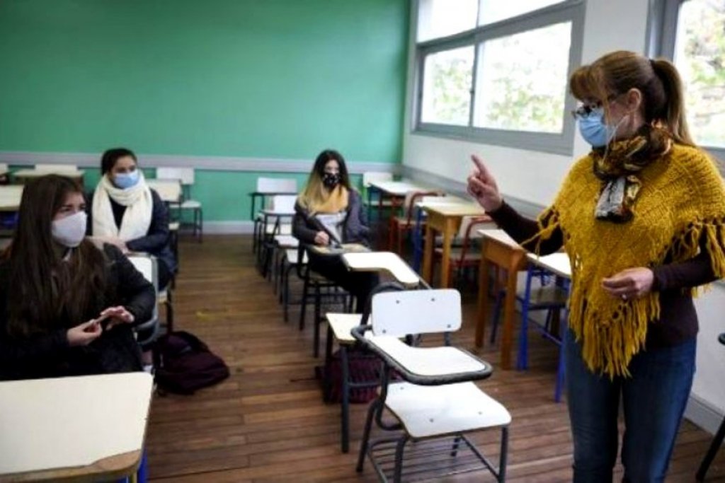 Los alumnos de escuelas secundarias de Entre Ríos no podrán ser calificados con menos de 4