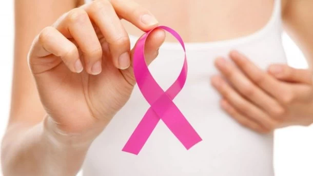 Dra. Azul Perazzolo: &ldquo;uno de cada ocho mujeres va a presentar c&aacute;ncer de mama&rdquo;