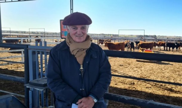 Alfonso Bustillo: "Lo que estamos viviendo es cruel, sufrimos la sensación de que nos empobrecemos día a día"