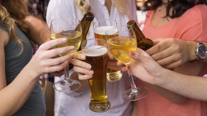 Vino, champagne o cerveza ¿Cuál tiene más calorías y cuál más alcohol?