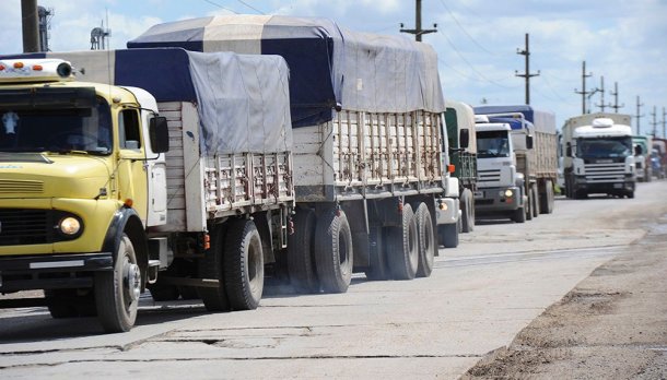 Hugo Muñoz: "Transporto alimentos perecederos y la falta de gasoil me impide llegar a horario"
