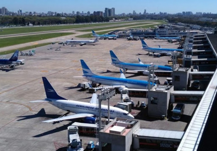 Luis Franco, expiloto profesional: “Toda la aviación está manejada por una doble dirección entre APLA y Aerolíneas Argentinas”  