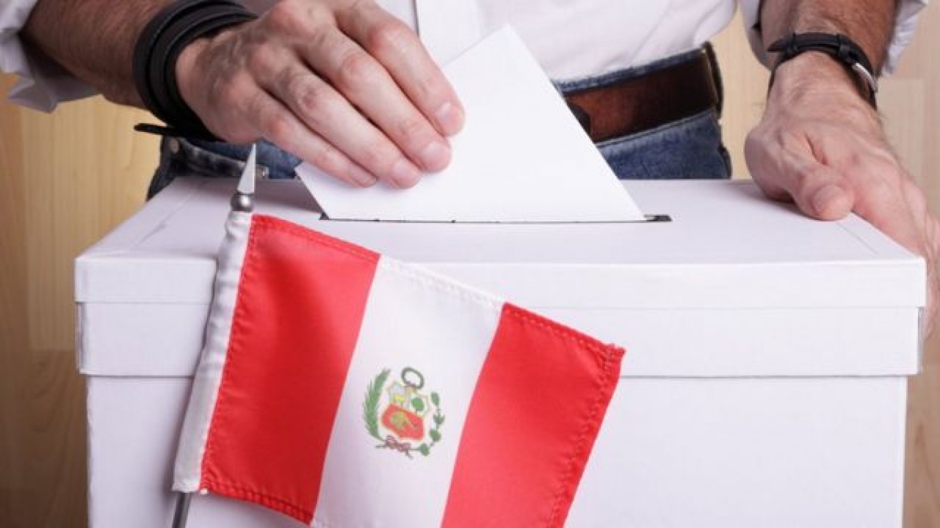 Perú, al rojo vivo ante la segunda vuelta de las elecciones